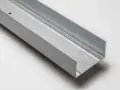 Profilo metallico per cartongesso, ideale per creare strutture resistenti. Utile per fissaggi con punte trapano cartongesso.