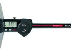 Calibro digitale Mahr MarCal per misurare la profondità, con display che mostra 33.93 mm.