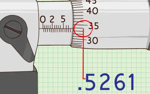 Micrometro con lettura .5261. L'incudine, parte fissa dello strumento, è fondamentale per misurare con precisione.