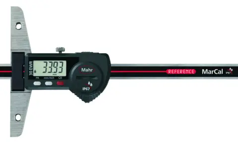 Calibro digitale Mahr MarCal per misurare la profondità, con display che mostra 33.93 mm.