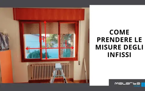 Guida visiva su come prendere le misure degli infissi, con frecce che indicano altezza e larghezza.