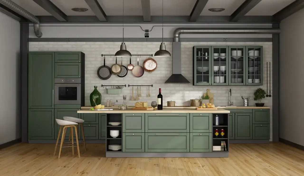 Cucina moderna con ante verdi, pensili a giorno e un'isola centrale. Ideale per chi vuole rinnovare le ante della cucina con stile industriale.