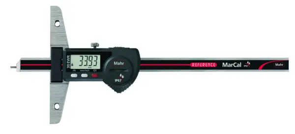 Calibro digitale Mahr MarCal per misurare la profondità, con display che mostra 33.93 mm.